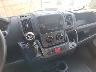 Peugeot Boxer 2.2 BlueHDI 335 L3H3 Pro 2021 - 17950 EUR, 127839 km - AUTO.MOTO.pt - 127839km - foto 6 de 13