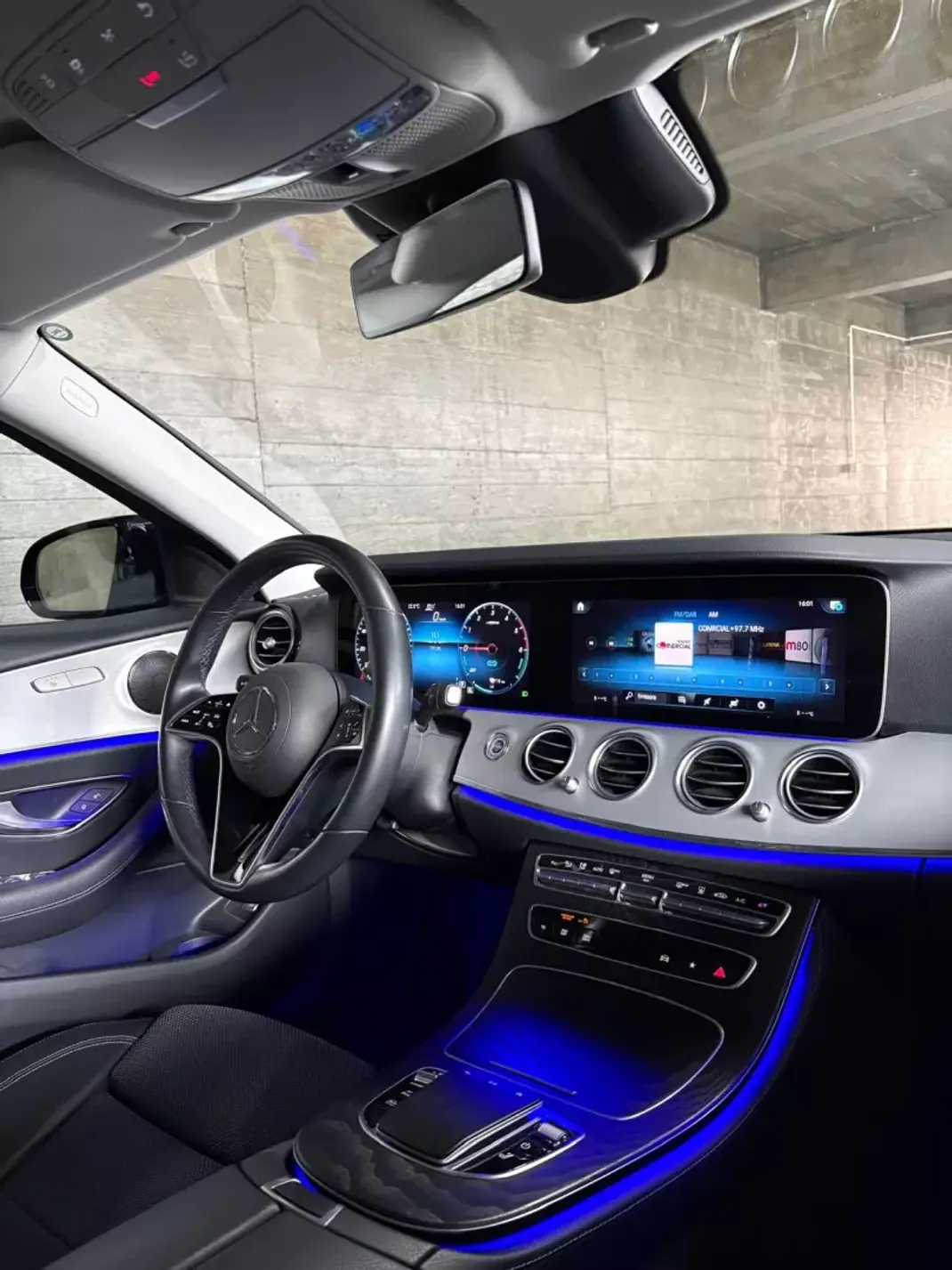 Mercedes-Benz E 300 2022 - 34500 EUR, 77100 km - AUTO.MOTO.pt - 77100km - foto 16 de 18