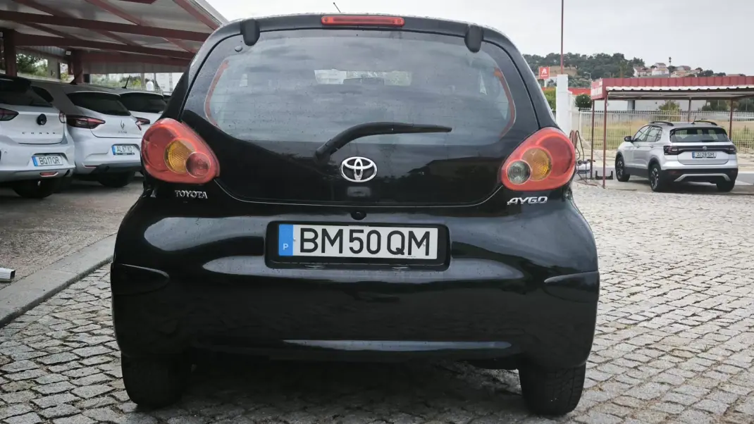 Toyota Aygo 2007 - 5450 EUR, 125960 km - 125960km - foto 5 de 8