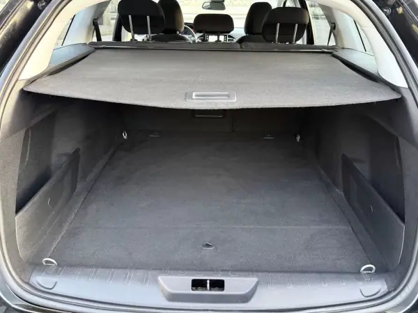Peugeot 308 SW 2020 - 12900 EUR, 135154 km - AUTO.MOTO.pt - 135154km - foto 36 de 44