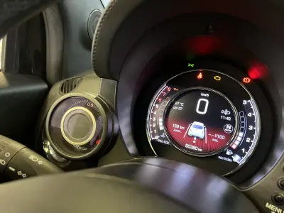 Abarth 500 2016 - 15990 EUR, 90000 km - AUTO.MOTO.pt - 90000km - foto 27 de 48