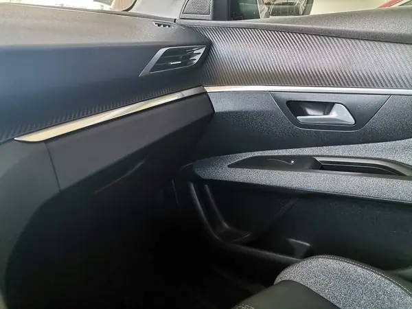 Peugeot 3008 2017 - 14000 EUR, 138000 km - 138000km - foto 7 de 10