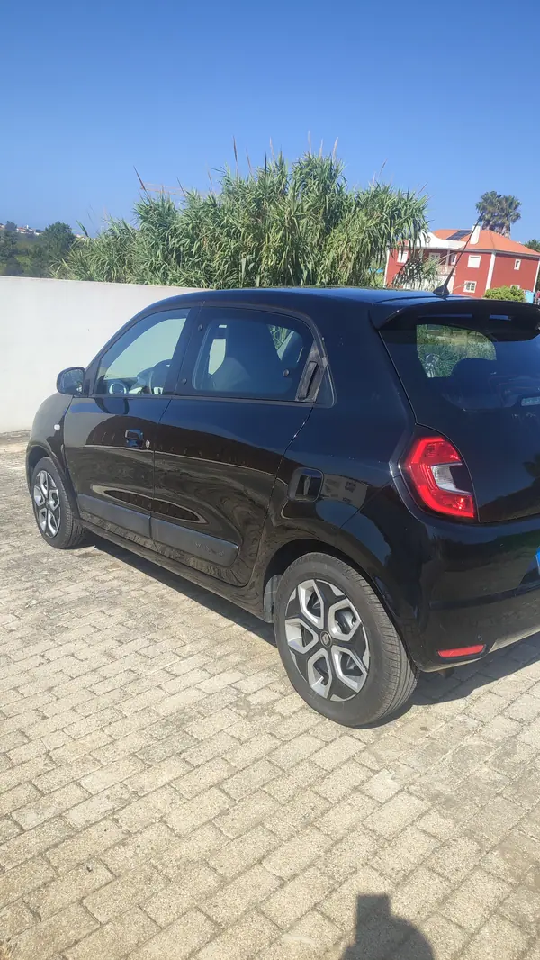 Renault Twingo 2019 - 8500 EUR, 77000 km - AUTO.MOTO.pt - 77000km - foto 4 de 11