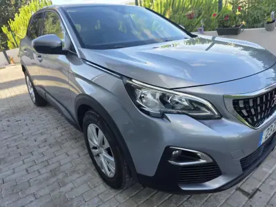 Peugeot 3008 2019 - 13900 EUR, 198000 km - AUTO.MOTO.pt - 198000km - foto 17 de 58