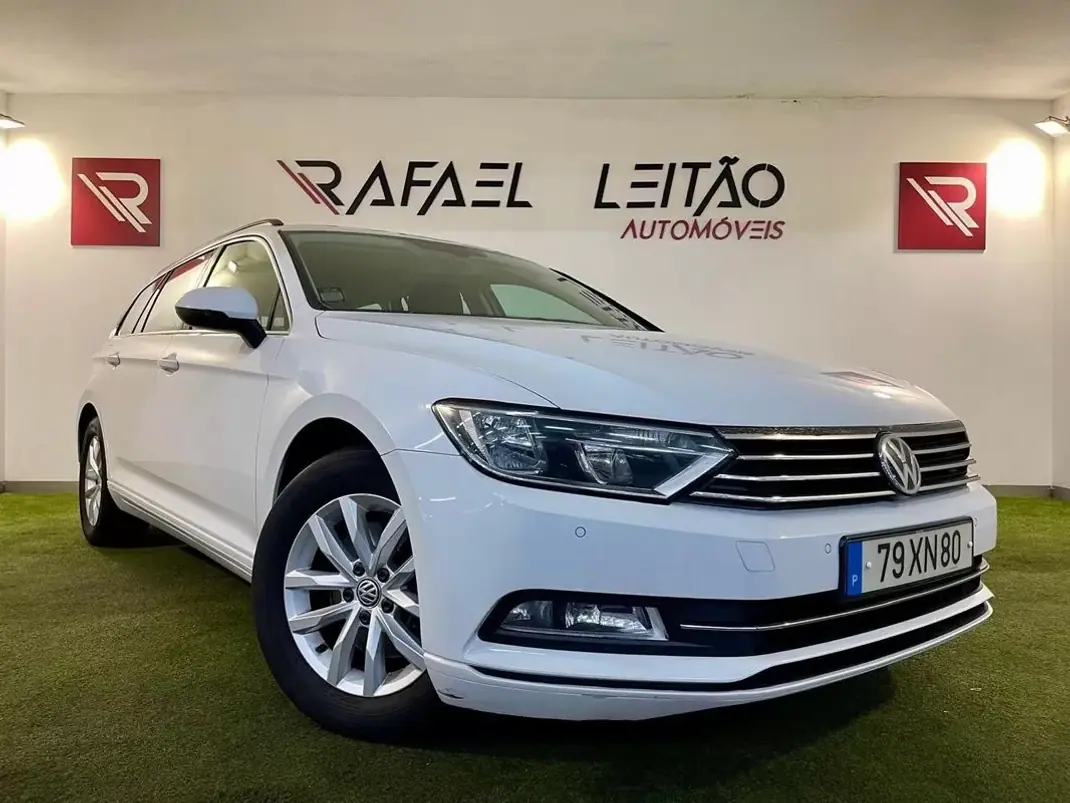 Volkswagen Passat Variant 2019 - 15750 EUR, 257000 km - AUTO.MOTO.pt - 257000km - foto 4 de 33