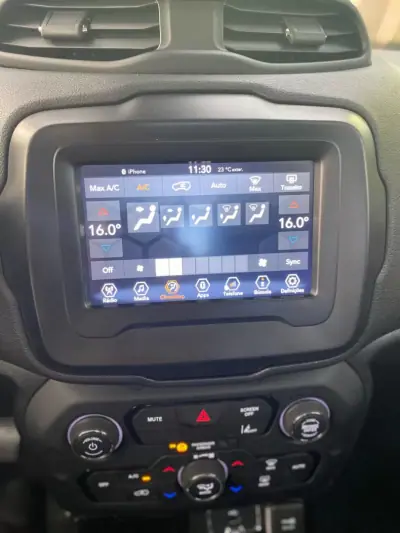 Jeep Renegade 2022 - 17900 EUR, 50000 km - AUTO.MOTO.pt - 50000km - foto 15 de 21