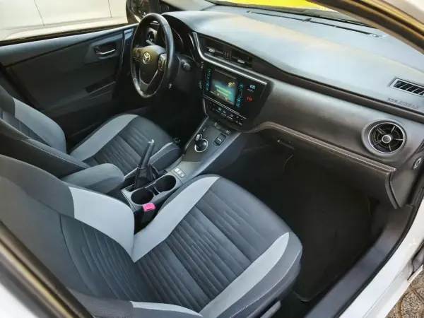 Toyota Auris 2016 - 14900 EUR, 160000 km - AUTO.MOTO.pt - 160000km - foto 24 de 34
