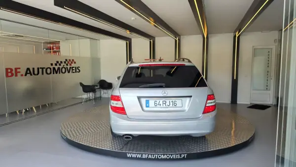 Mercedes-Benz C 220 2010 - 9900 EUR, 291040 km - AUTO.MOTO.pt - 291040km - foto 16 de 61