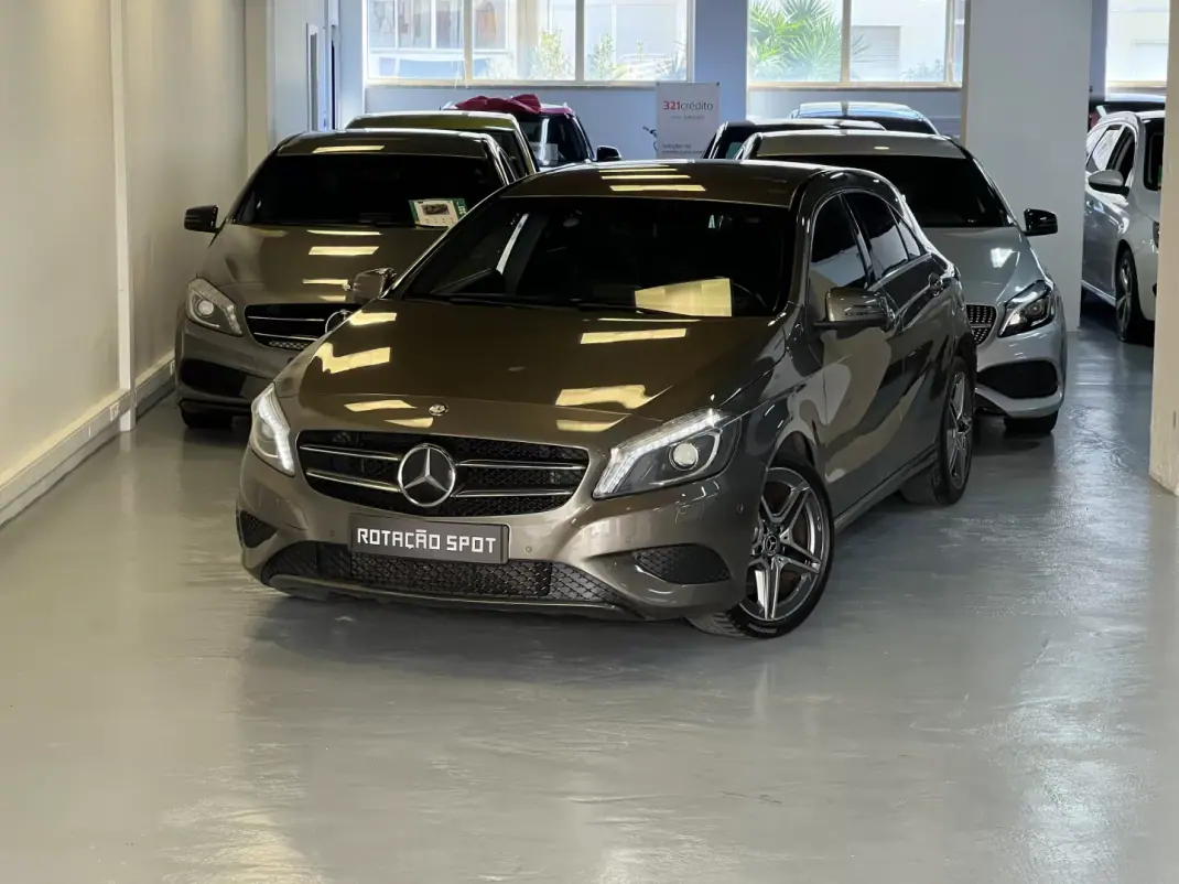 Mercedes-Benz A 180 2013 - 12990 EUR, 180000 km - AUTO.MOTO.pt - 180000km - foto 1 de 36