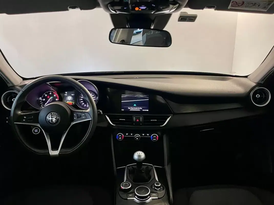 Alfa Romeo Giulia 2016 - 18500 EUR, 153000 km - AUTO.MOTO.pt - 153000km - foto 2 de 35