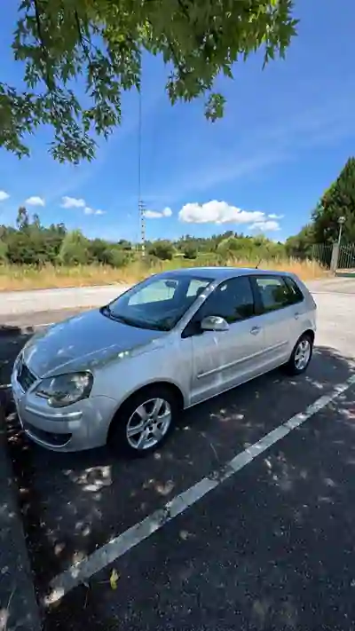 Volkswagen Polo 2008 - 4000 EUR, 119621 km - AUTO.MOTO.pt - 119621km - foto 5 de 14