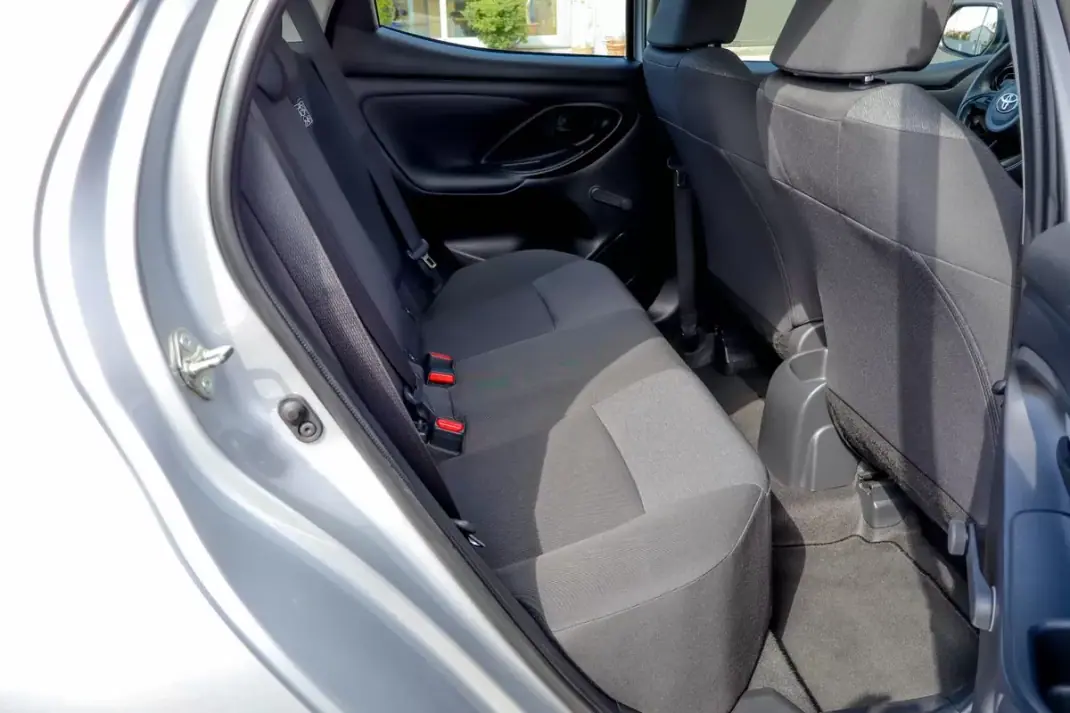 Toyota Yaris 2021 - 14990 EUR, 50250 km - AUTO.MOTO.pt - 50250km - foto 16 de 30