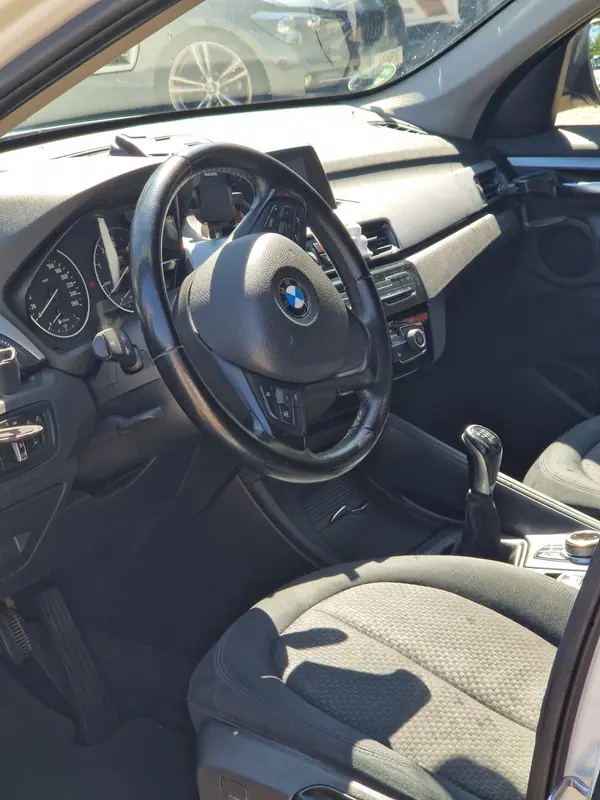 BMW X1 2017 - 17500 EUR, 150000 km - 150000km - foto 2 de 12