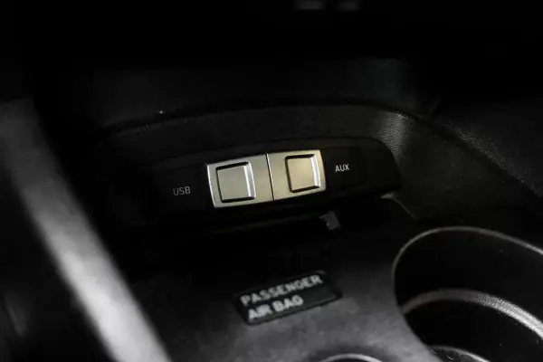 SEAT Leon 2013 - 9900 EUR, 197939 km - AUTO.MOTO.pt - 197939km - foto 22 de 39