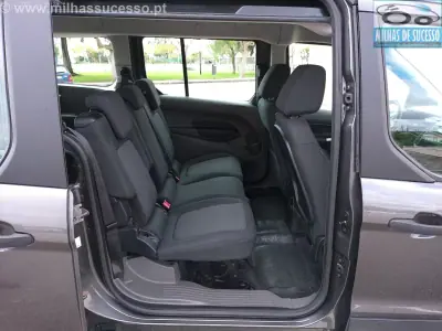 Ford Tourneo Connect 2020 - 19980 EUR, 108000 km - AUTO.MOTO.pt - 108000km - foto 8 de 31