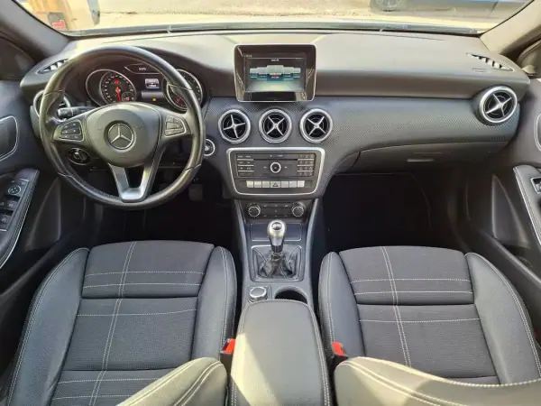 Mercedes-Benz A 180 2017 - 16900 EUR, 125000 km - AUTO.MOTO.pt - 125000km - foto 30 de 31