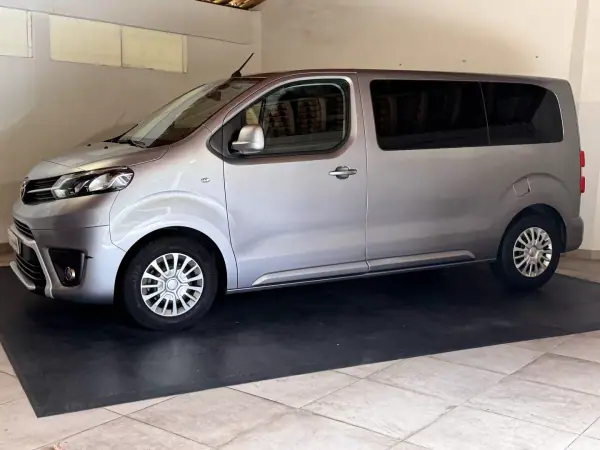 Toyota Proace Verso 2020 - 28900 EUR, 168506 km - AUTO.MOTO.pt - 168506km - foto 4 de 20