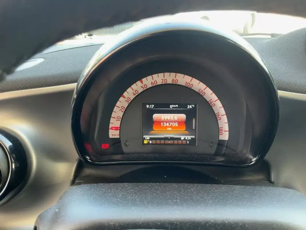 Smart ForFour 2016 - 9490 EUR, 134705 km - 134705km - foto 7 de 9