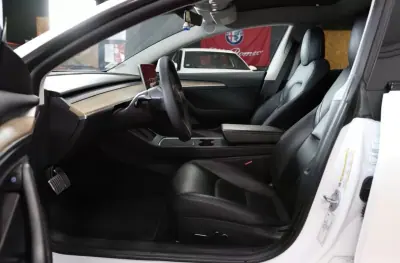 Tesla Model 3 2022 — foto 6 de 23