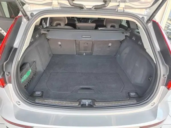 Volvo V60 2024 - 36500 EUR, 69000 km - AUTO.MOTO.pt - 69000km - foto 16 de 35