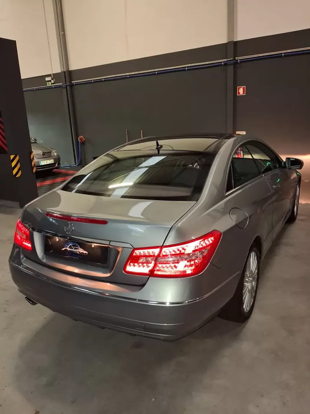 Mercedes-Benz E 250 2009 - 14790 EUR, 201614 km - 201614km - foto 4 de 15