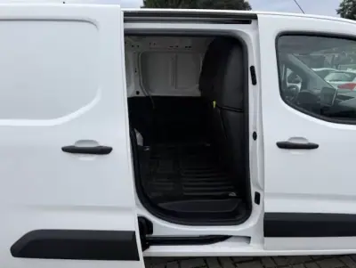 Citroën BERLINGO VAN XL 1.5 BLUE HDI 3 LUGARES 2022 - 15250 EUR, 101600 km - AUTO.MOTO.pt - 101600km - foto 6 de 23