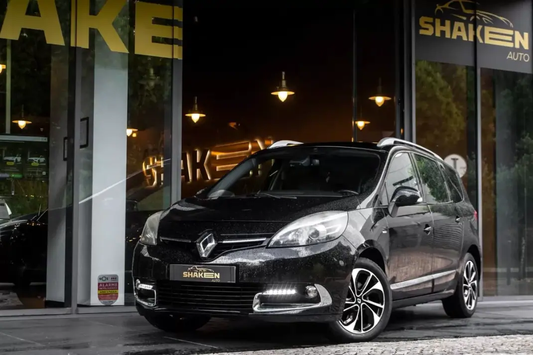 Renault Grand Scénic 2015 - 8990 EUR, 282413 km - AUTO.MOTO.pt - 282413km - foto 1 de 43