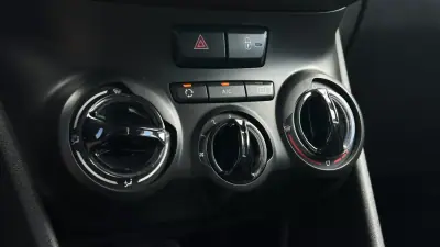 Peugeot 208 2019 - 8990 EUR, 107500 km - 107500km - foto 22 de 31