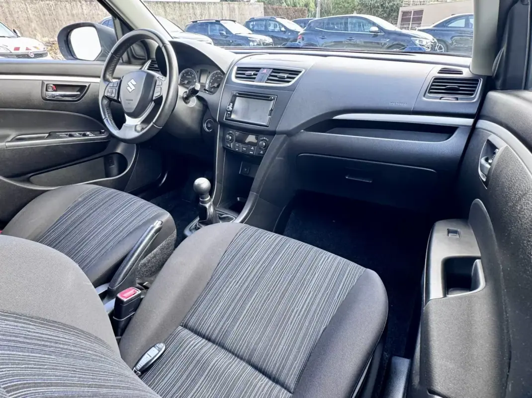 Suzuki Swift 2015 - 8990 EUR, 178000 km - AUTO.MOTO.pt - 178000km - foto 23 de 28