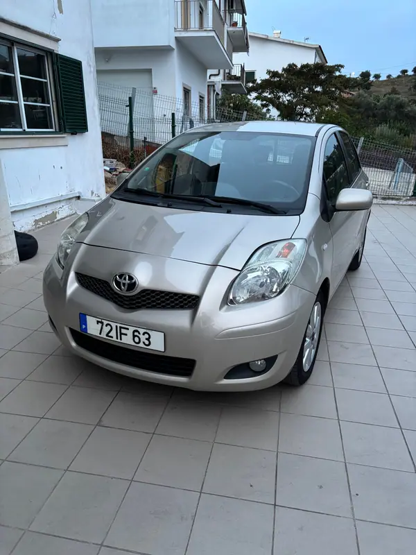 Toyota Yaris 1.33 VVT-i High Pack+NAVI 2009 Petrol