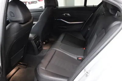 BMW 320 2021 - 27900 EUR, 108256 km - AUTO.MOTO.pt - 108256km - foto 8 de 24