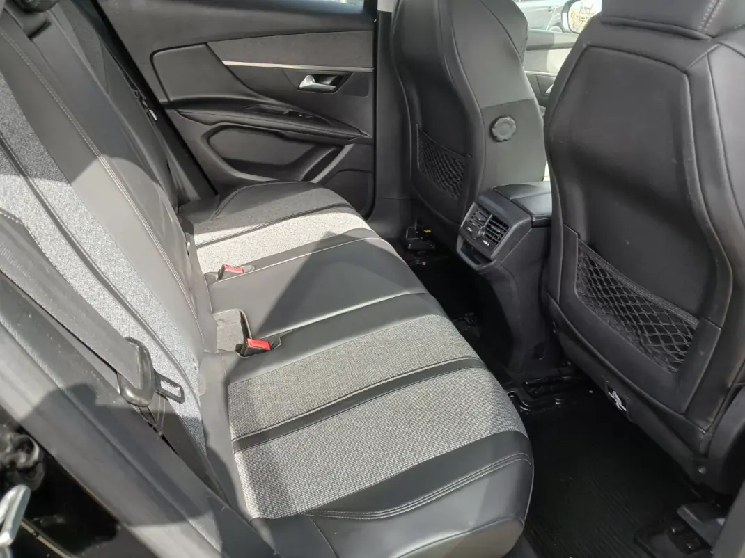 Peugeot 3008 2018 - 13450 EUR, 136692 km - AUTO.MOTO.pt - 136692km - foto 18 de 25