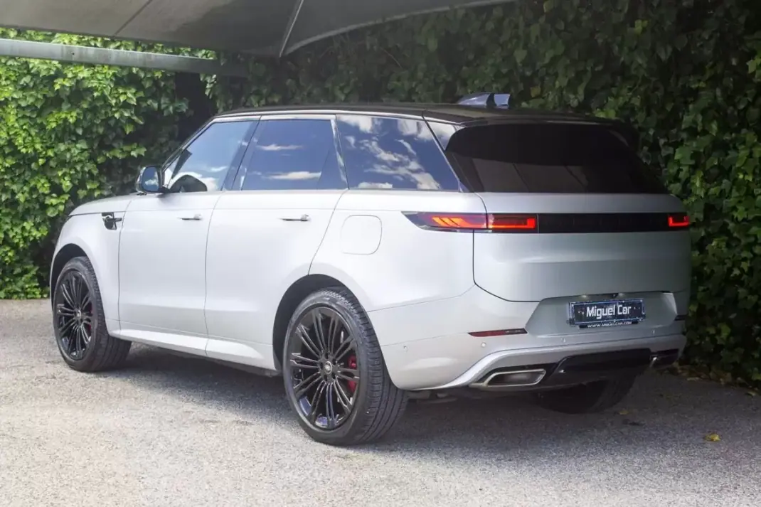 Land Rover Range Rover Sport 2023 - 87500 EUR, 131000 km - AUTO.MOTO.pt - 131000km - foto 10 de 22