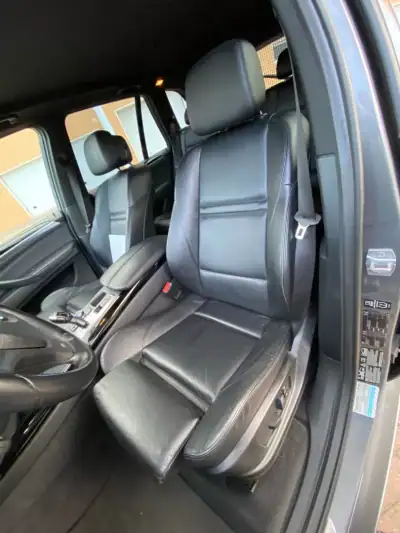 BMW X5 2013 - 23965 EUR, 239000 km - AUTO.MOTO.pt - 239000km - foto 10 de 32