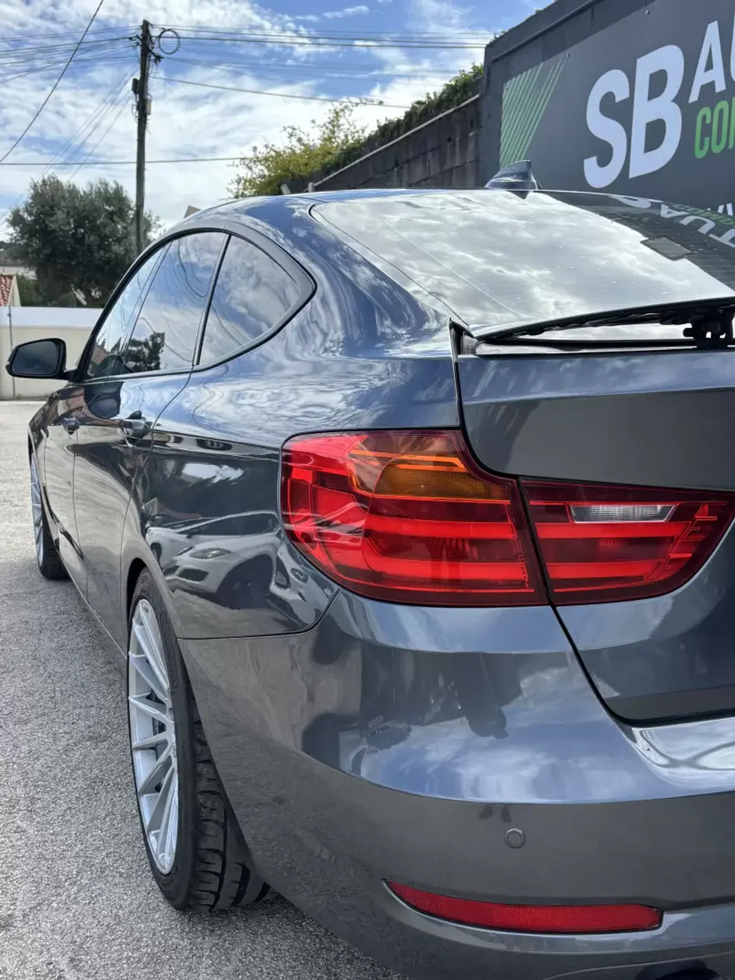 BMW 318 Gran Turismo 2014 - 11990 EUR, 280000 km - 280000km - foto 9 de 26