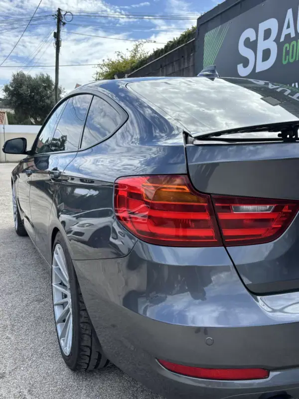 BMW 318 Gran Turismo 2014 - 11990 EUR, 280000 km - AUTO.MOTO.pt - 280000km - foto 9 de 26