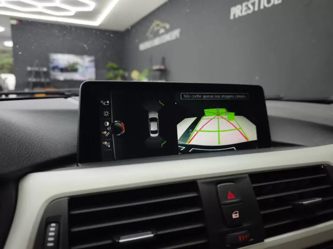 BMW 330 2016 - 21750 EUR, 204172 km - AUTO.MOTO.pt - 204172km - foto 35 de 45