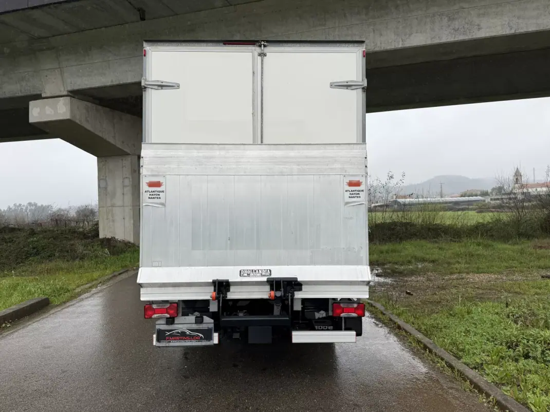 Iveco DAILY 35-140 CONTENTOR E PLATAFORMA 2020 - 28490 EUR, 91000 km - AUTO.MOTO.pt - 91000km - foto 10 de 34