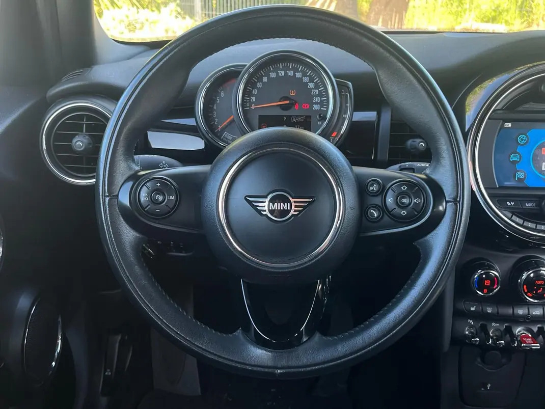 MINI 5 Portas 2020 - 18750 EUR, 80000 km - 80000km - foto 9 de 15