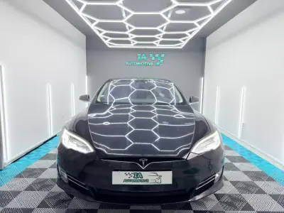 Tesla Model S 2018 - 23500 EUR, 183000 km - AUTO.MOTO.pt - 183000km - foto 2 de 21