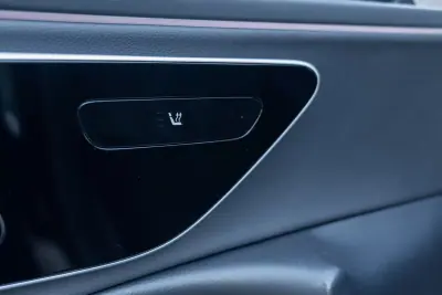 Mercedes-Benz E 220 2024 - 54900 EUR, 2024 km - AUTO.MOTO.pt - 2024km - foto 26 de 27