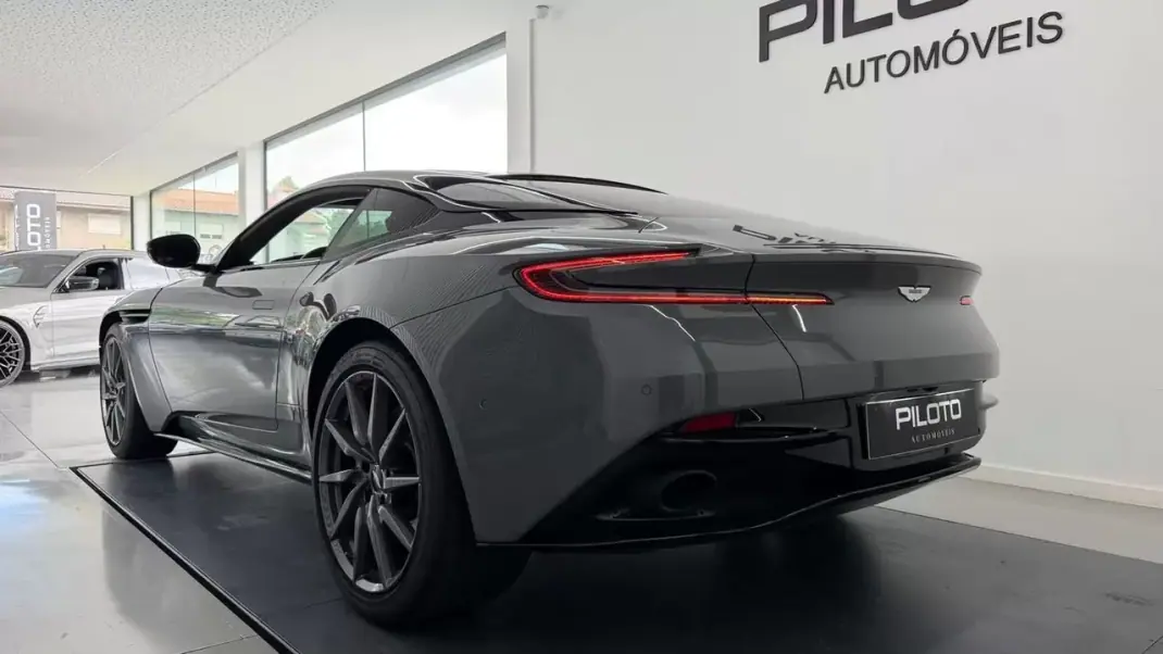 Aston Martin DB11 Coupé 2020 - 149990 EUR, 48409 km - 48409km - foto 9 de 38