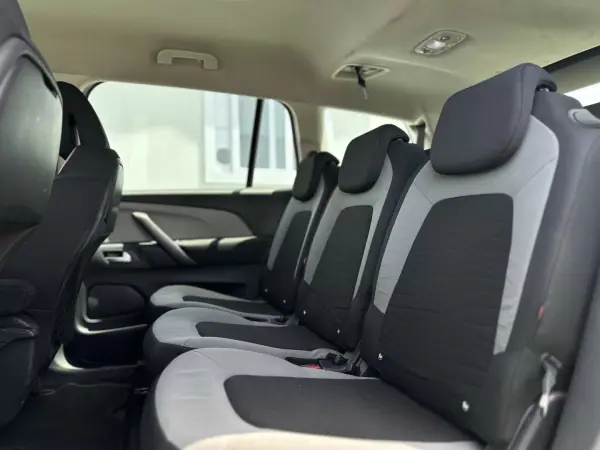 Citroën C4 Grand Picasso 2015 - 10990 EUR, 116000 km - AUTO.MOTO.pt - 116000km - foto 19 de 49