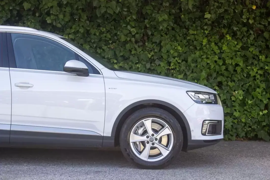 Audi Q7 2017 - 29900 EUR, 199000 km - 199000km - foto 19 de 23
