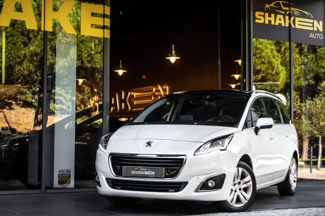 Peugeot 5008 2016