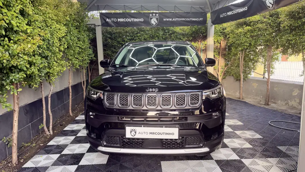 Jeep Compass 2024 - 29500 EUR, 11000 km - AUTO.MOTO.pt - 11000km - foto 1 de 31