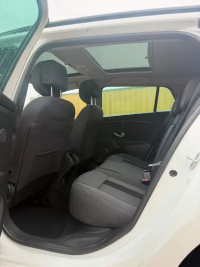 Renault Mégane 2019 - 9900 EUR, 175127 km - AUTO.MOTO.pt - 175127km - foto 9 de 9