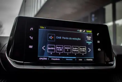 Peugeot e-2008 2021 - 20850 EUR, 60050 km - AUTO.MOTO.pt - 60050km - foto 38 de 44