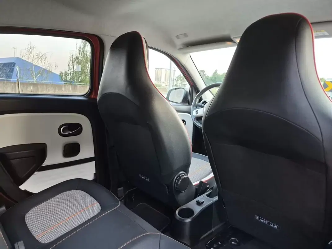 Renault Twingo 2021 - 13499 EUR, 55410 km - AUTO.MOTO.pt - 55410km - foto 17 de 32