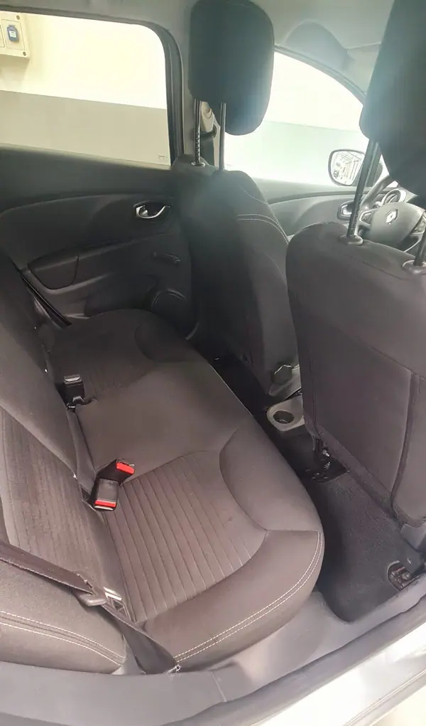 Renault Clio 2019 - 7900 EUR, 238000 km - AUTO.MOTO.pt - 238000km - foto 12 de 15
